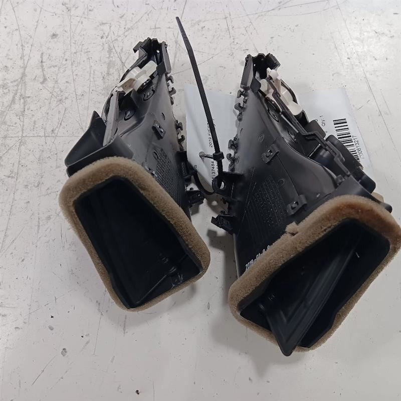 Ford Fiesta Dash Air Vent Center Middle  2016 2017 2018 2019
