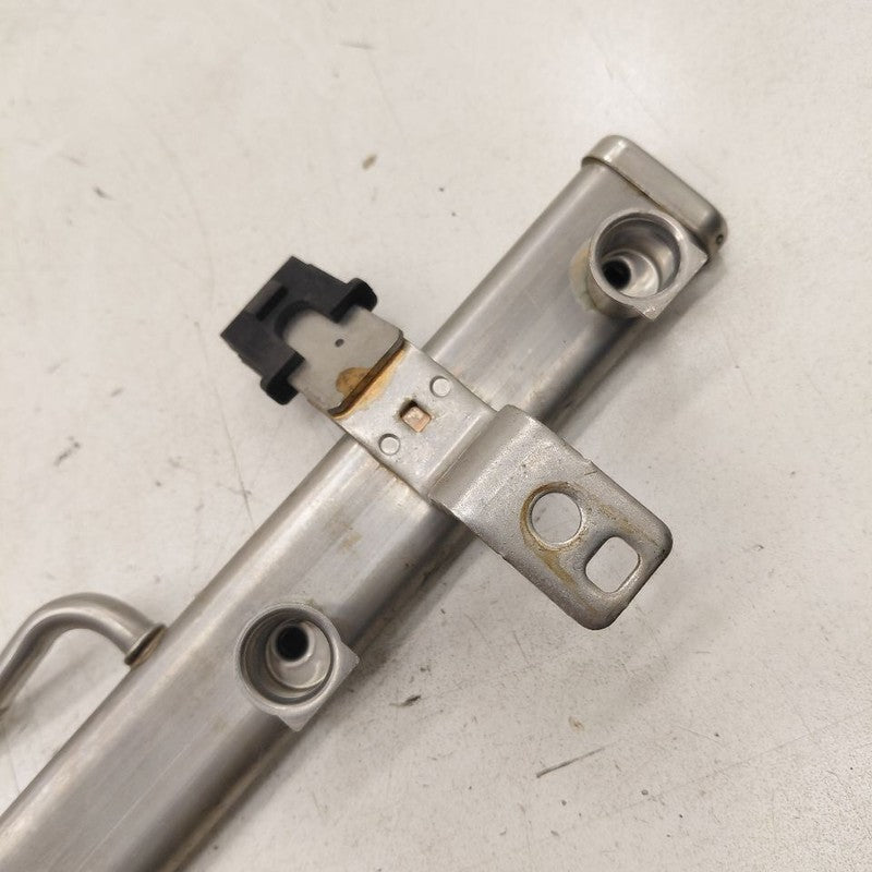 Fiat 500 X Model   Fuel Rail Injection Injector Mount Bar  2016 2017
