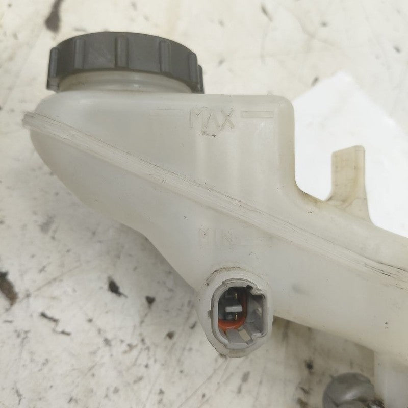 Brake Master Cylinder Fits 14-21 Mazda 6