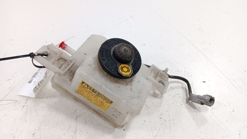 Toyota Prius Brake Master Reservoir 2015 2014 2013 2012