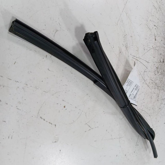 Toyota Prius C Door Glass Window Seal Rubber Right Passenger Rear Back