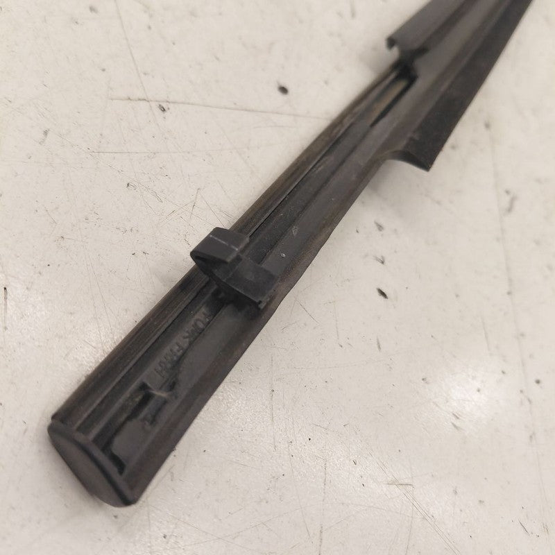 Mitsubishi Outlander Door Glass Window Weather Strip Front Right Passe