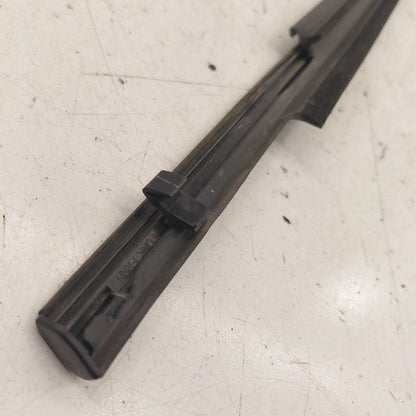 Mitsubishi Outlander Door Glass Window Weather Strip Front Right Passe