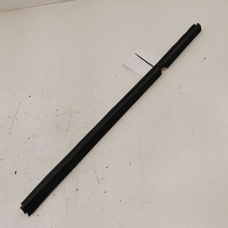 Chrysler 300 Right Rear Weather Strip Interior  2017 2018 2019
