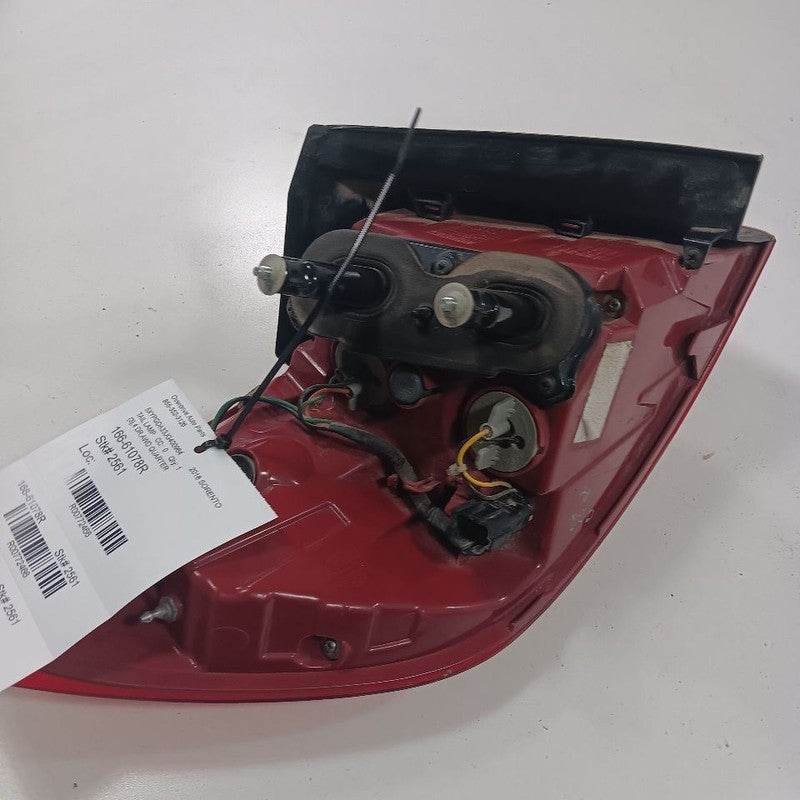 Passenger Right Tail Light Brake Lamp Quarter Panel Mounted 16-18 Kia Sorento