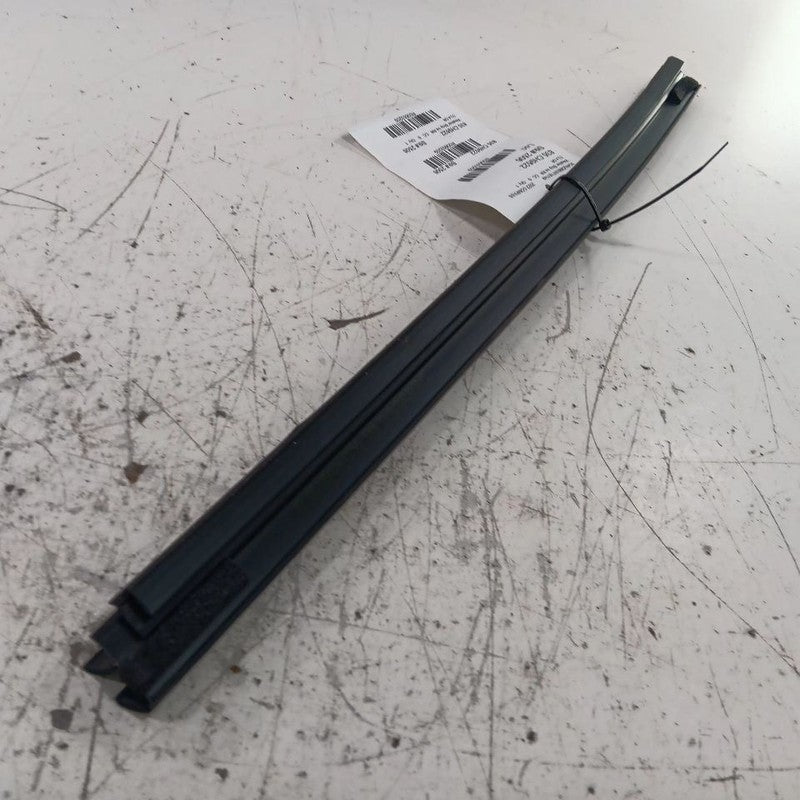 Jeep Compass Right Rear Weather Strip Interior  2018 2019 2020 2021 20