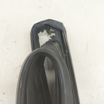 Jeep Cherokee Door Glass Window Seal Rubber Right Passenger Rear Back 