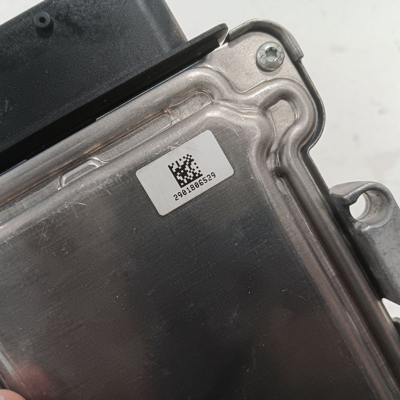 Jeep Renegade 4x4 Driveline Differential Control Module {046341600}  2