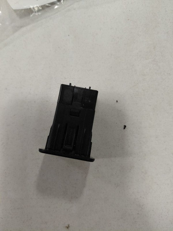 Fiat 500 USB Plug In Hub Port  2016 2017 2018 OEM