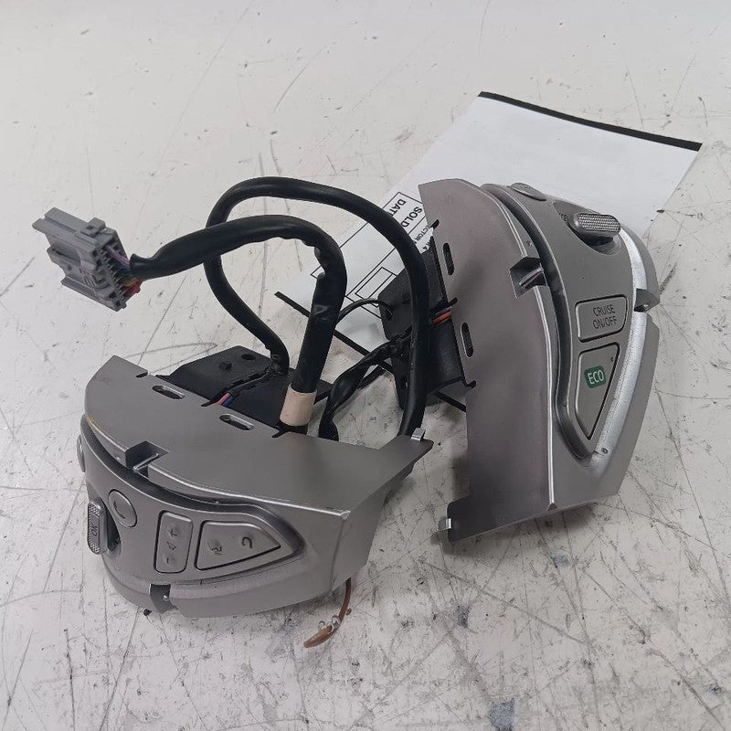 Nissan LEAF Column Switch Blinker Signal Wiper Mount Bracket  2013 201