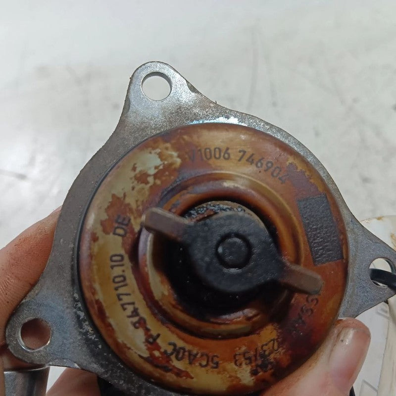 Nissan Kicks Variable Timing Gear Oil Control Valve Solenoid Cylinder 