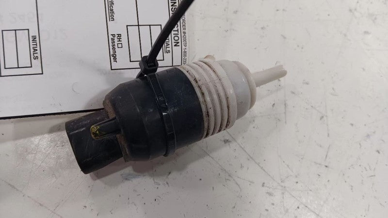 Chevy Traverse Windshield Washer Wash Fluid Reservoir Motor Pump Electric  2010 