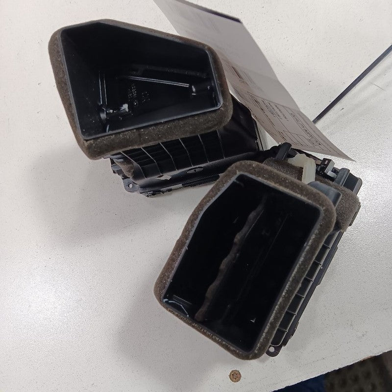 Hyundai Elantra Dash Air Vent Center Middle  2017 2018 2019 2020