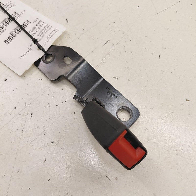 Fiat 500 X Model   Center Rear Back Seat Belt Buckle Latch 2016 2017