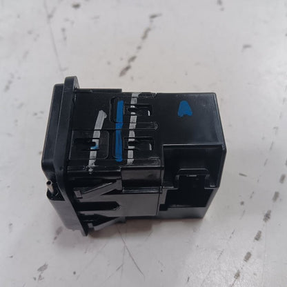 Jeep Compass  Inverter Power Outlet {56046934AA} 2021 2020 2019 2018 2017