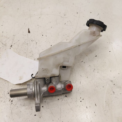 Brake Master Cylinder Fits 16-20 Kia Sorento