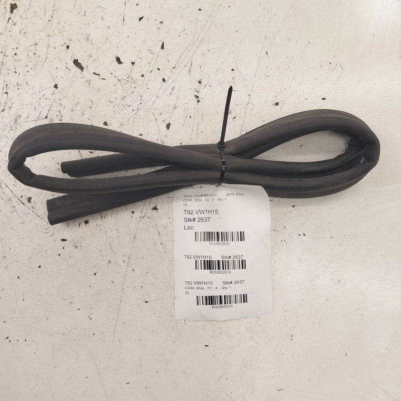 Volkswagen Golf Cowl Vent Panel Hood Rubber Seal  2015 2016 2017