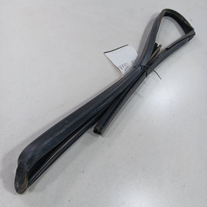 Chrysler 300 Door Glass Window Seal Rubber Right Passenger Front  2015