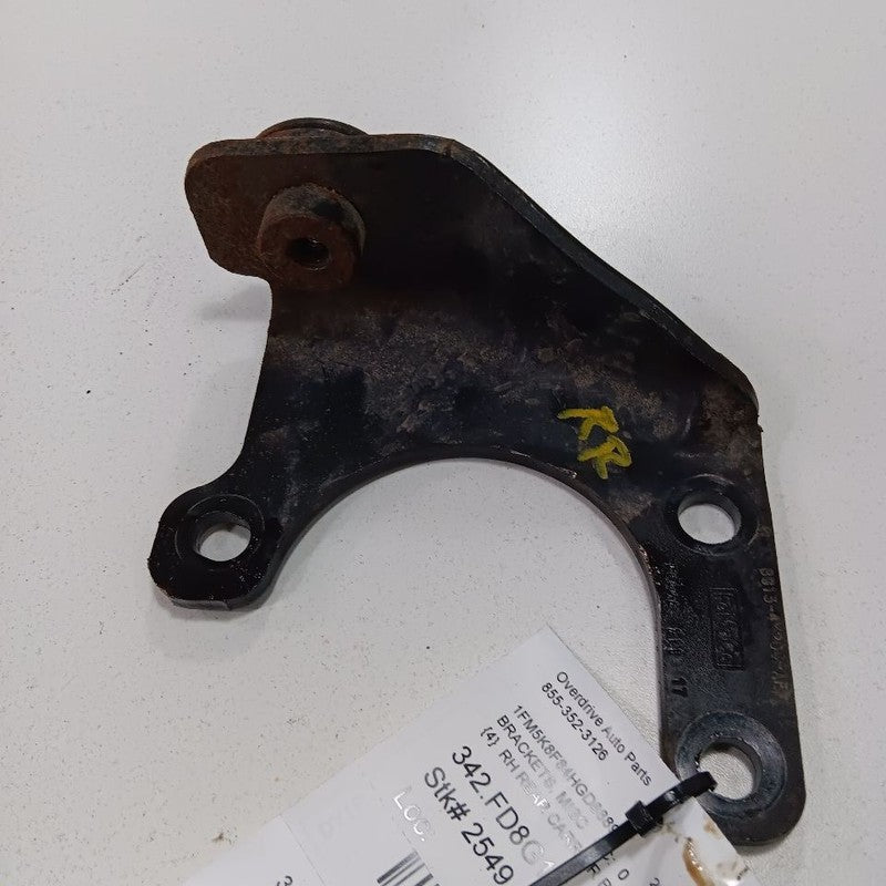 Ford Explorer Passenger Right Rear Carrier Bracket  2016 2017 2018 201
