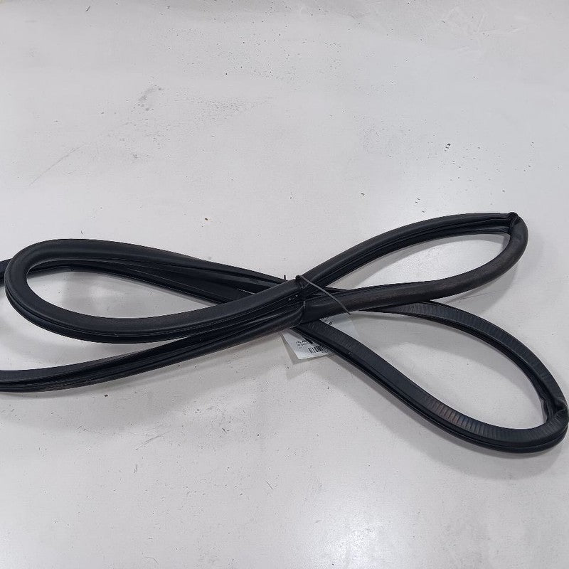 Jeep Cherokee On Body Door Jamb Seal Front Right Passenger  2015 2016 2017