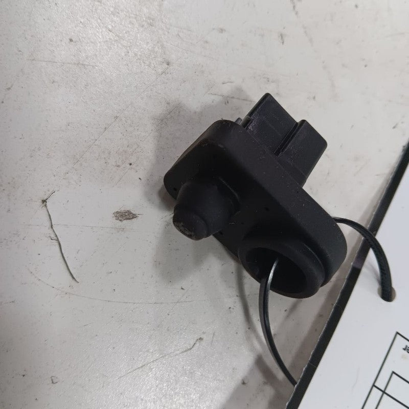 Nissan LEAF Door Ajar Switch Door Open Dome Light Switch  2013 2014 20
