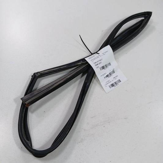 Hyundai Accent Door Glass Window Seal Rubber Left Driver Front  2017 2016 2015 