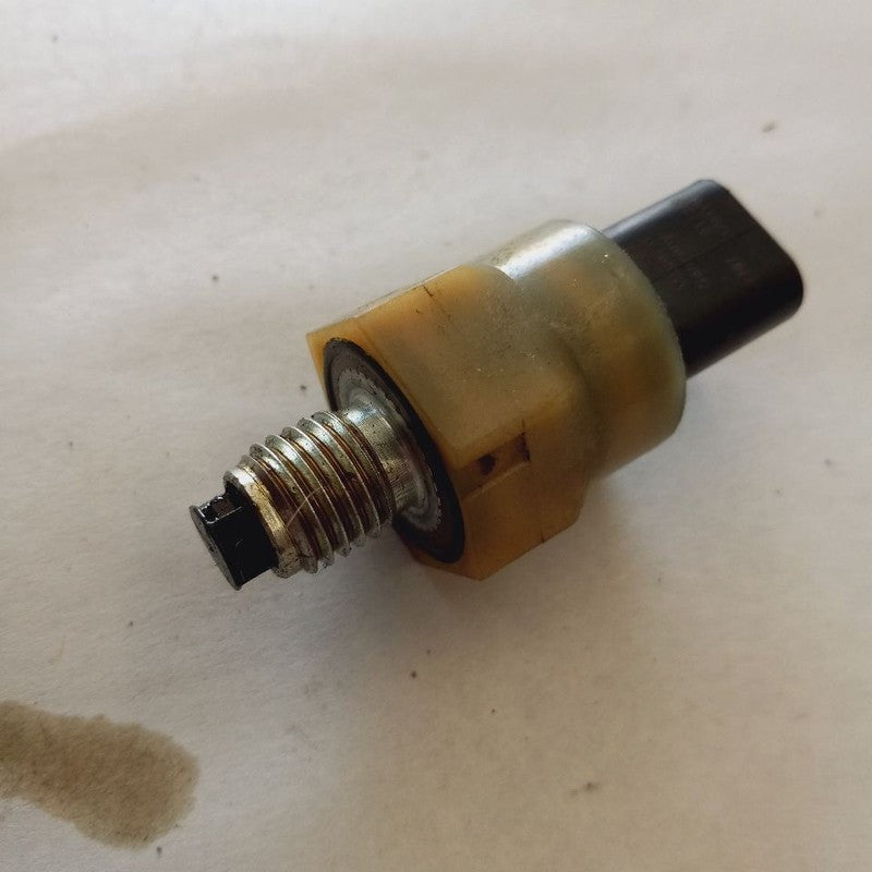 Volvo S60 Engine Oil Pressure Sensor {31405635} 2.0 2018 2017 2016