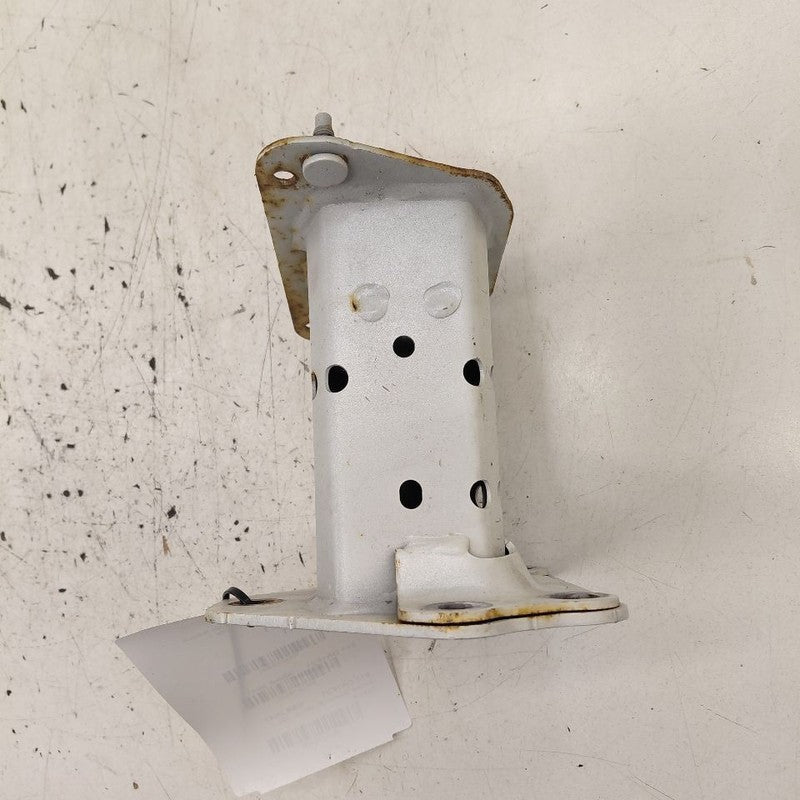 Nissan Rogue Bumper Mount Bracket Left Driver Side Rear  2021 2022 202
