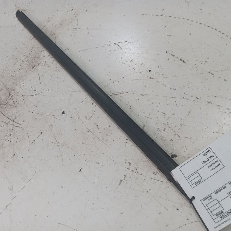 Chevy Trailblazer Door Glass Weather Strip Trim Front Right Passenger  2021 2022