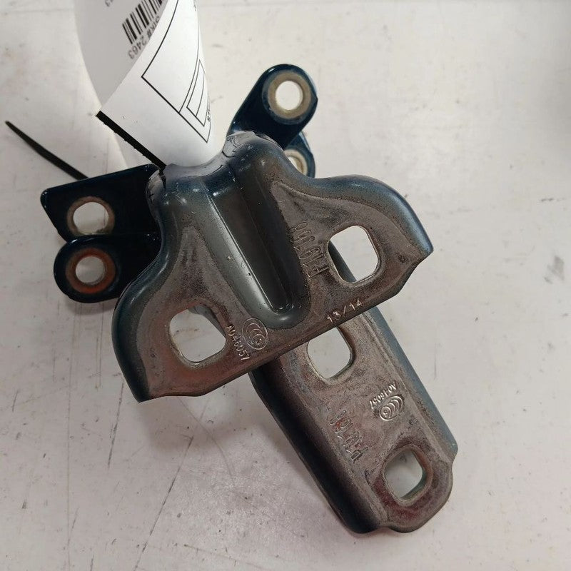 Buick Encore Door Hinge Set Left Rear  2017 2018 2019 2020 OEM