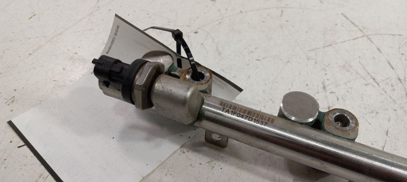 Kia Sorento Fuel Rail Injection Injector Mount Bar 2016 2017 2018 OEM