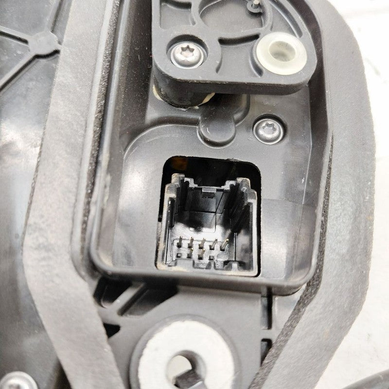 Cadillac XTS Door Latch Lock Left Driver Front      2016 2017 2018