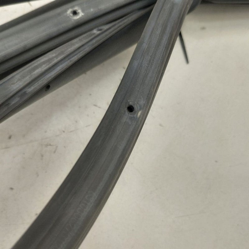Jeep Cherokee On Door Seal Rubber Right Passenger Rear Back  2019 2020