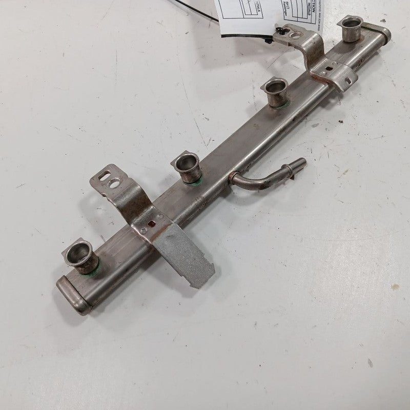 Jeep Renegade 2.4 Fuel Rail Injection Injector Mount Bar   2021 2020 2