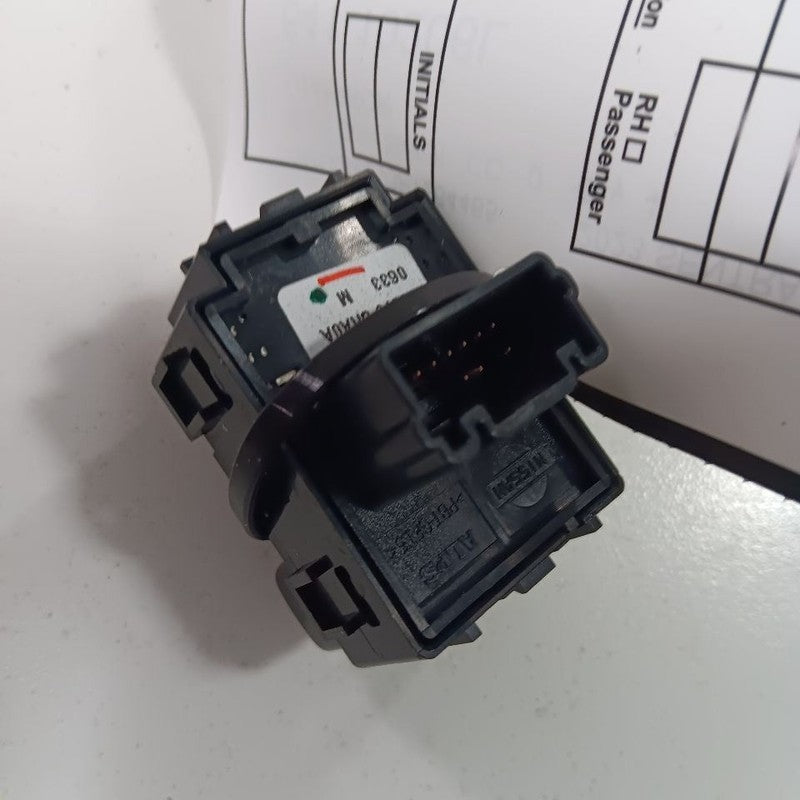 Nissan Kicks Driver's Front Door Mirror Switch Fits 18-23
