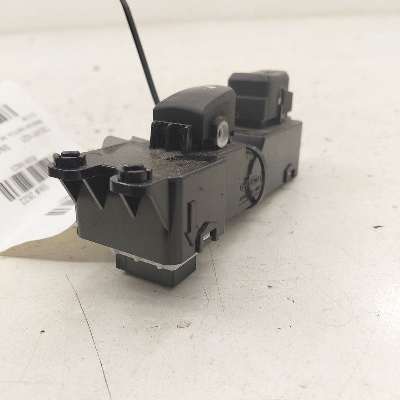 Hyundai Kona Power Window Switch Right Passenger Front  2021 2020 2019
