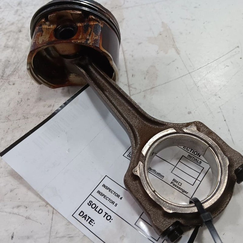 Fiat 500 Single Piston With Connecting Rod  2017 2016 2015 2014 2013 2