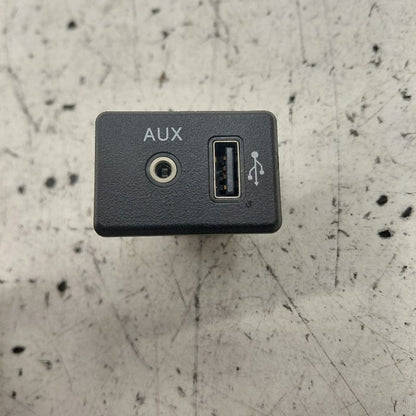 Nissan Versa USB Plug In Hub Port  2019 2018 2017 2016
