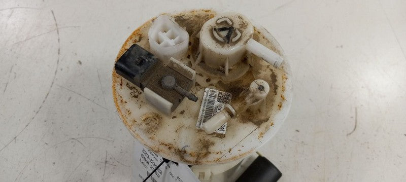 Fuel Pump Assembly Tank Mounted 2.0L Fits 10-13 Kia Soul  OEM