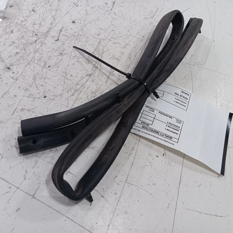 Nissan Kicks Cowl Vent Panel Hood Rubber Seal  2021 2022 2023 2024 OEM