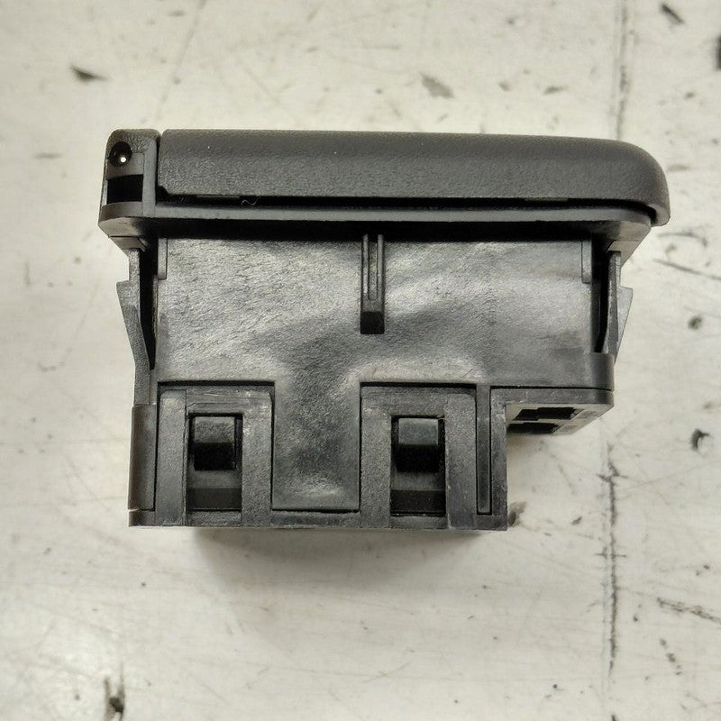 Cadillac CT6 120V Power Plug In Outlet {22904183} 2018 2017 2016