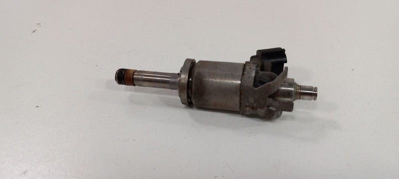 Fuel Injector 2.0L Fits 12-18 MAZDA 3 OEM