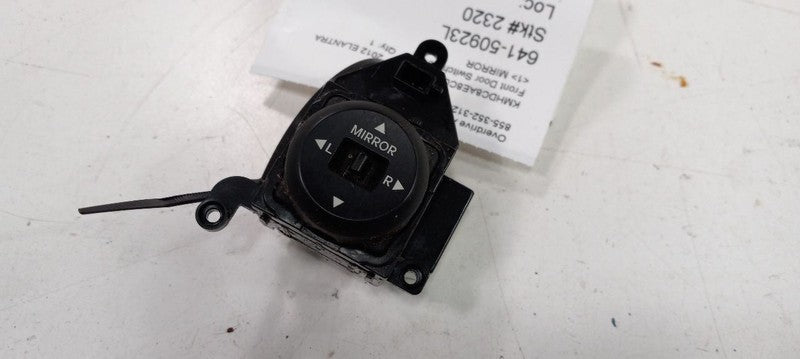 935402L100 Driver Left Front Door Switch Driver's Station Wgn Mirror Fits 11-12 ELANTRA