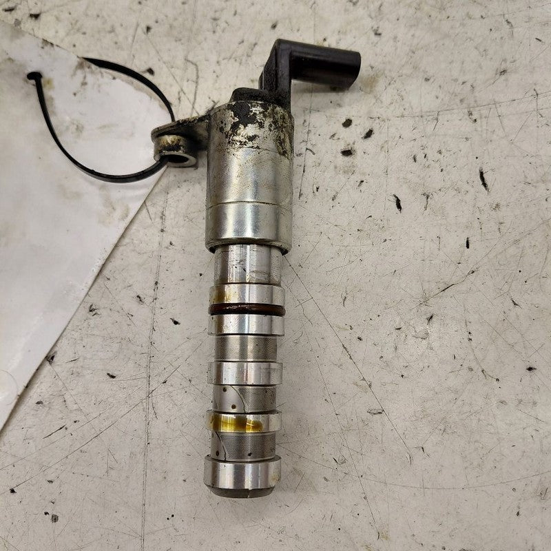 Cadillac CT6 Variable Timing Gear Oil Control Valve Solenoid Cylinder 