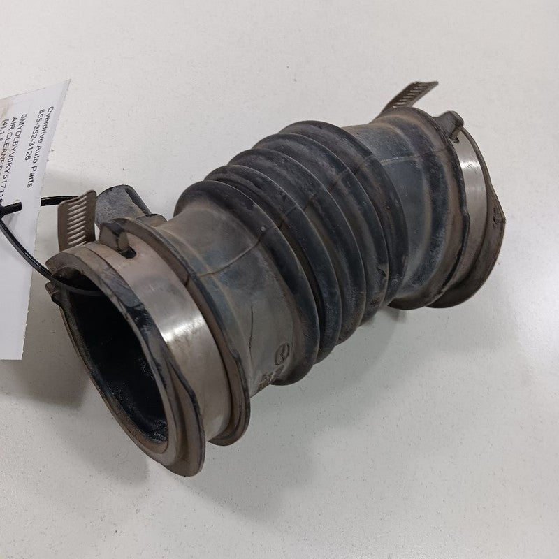 Toyota Yaris 1.5 Air Cleaner Tube Intake Hose  2020 2019 2018 2017 2016