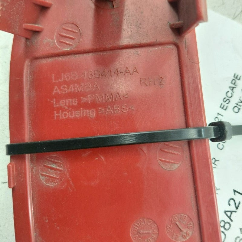 Ford Escape Passenger Right Rear Side Marker Reflector  2020 2021 2022