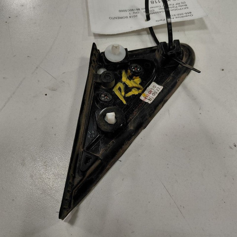 Kia Sorento Passenger Right Front Fender Corner Trim {86190C5000} 2018 2017 2016