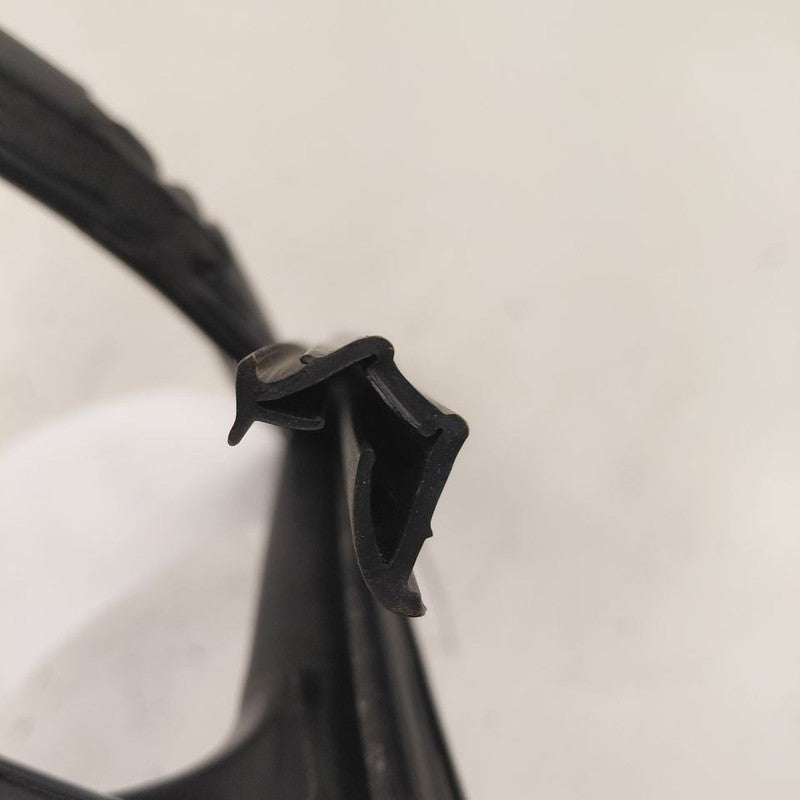Hyundai Veloster Door Glass Window Seal Rubber Right Passenger Front  