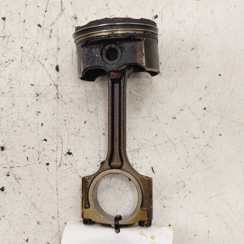 Nissan Versa Note Single Piston With Connecting Rod   1.6 2019 2018 20