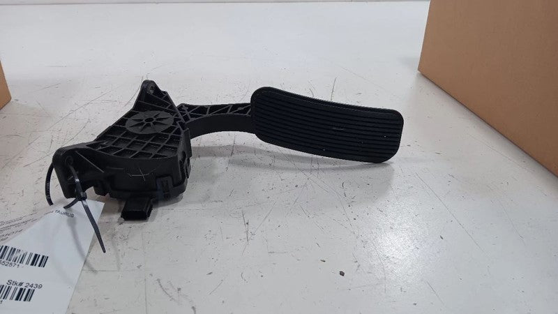 Ford Taurus Gas Pedal  2013 2014 2015 2016